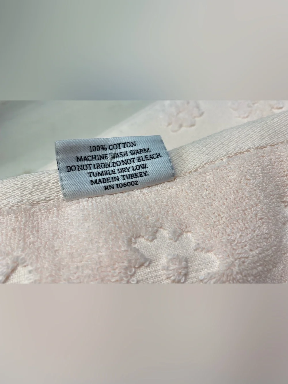 Cupcakes and Cashmere ❤️Baby Pink Flower(2)Hand  &(1) Bath Towel Set NWT
